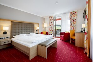 Hypo-allergenic bedding, minibar, in-room safe, individually decorated - Landhotel Buller (Hagen am Teuteburger Wald)