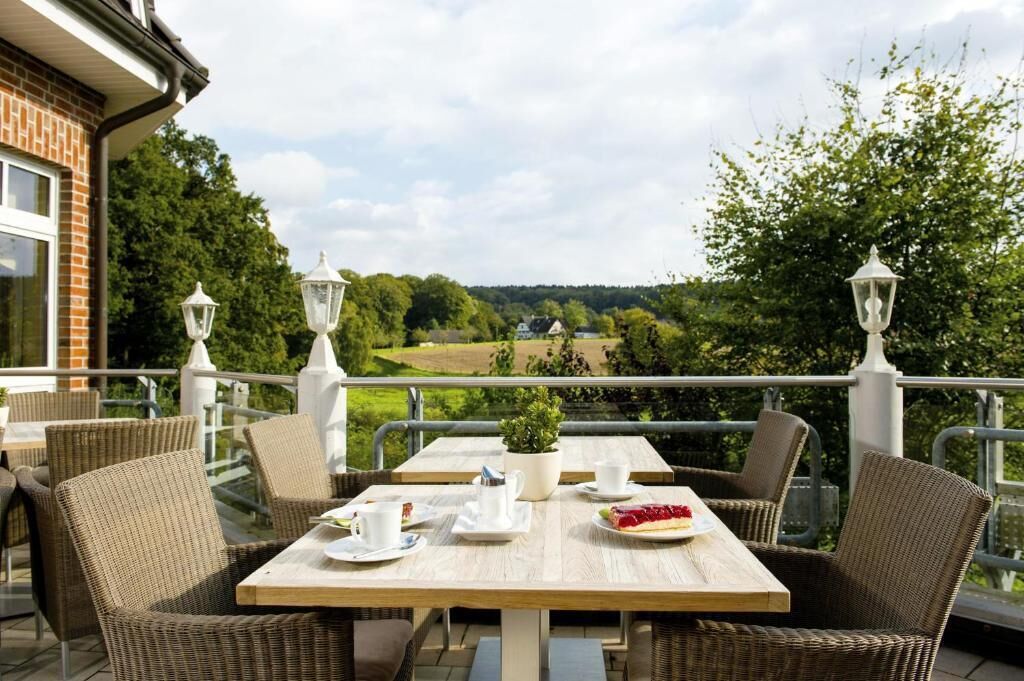 breakfast, lunch, dinner served; german cuisine, garden views
