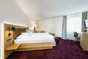 Hypo-allergenic bedding, minibar, in-room safe, individually decorated