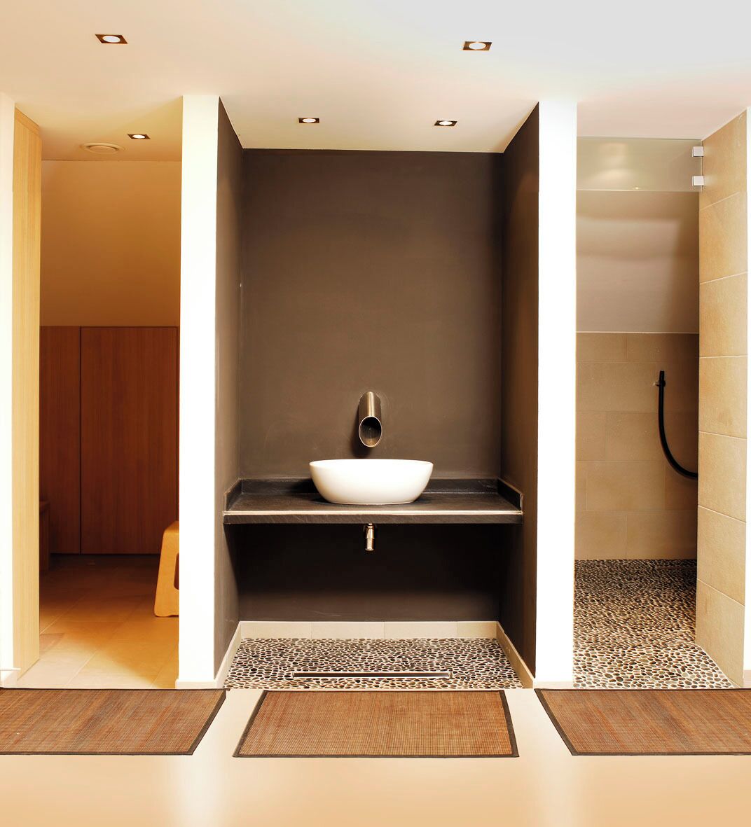 Couples treatment room(s), sauna, facials