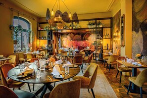 Colazione a buffet, servita tutte le mattine (16.50 EUR a persona) 