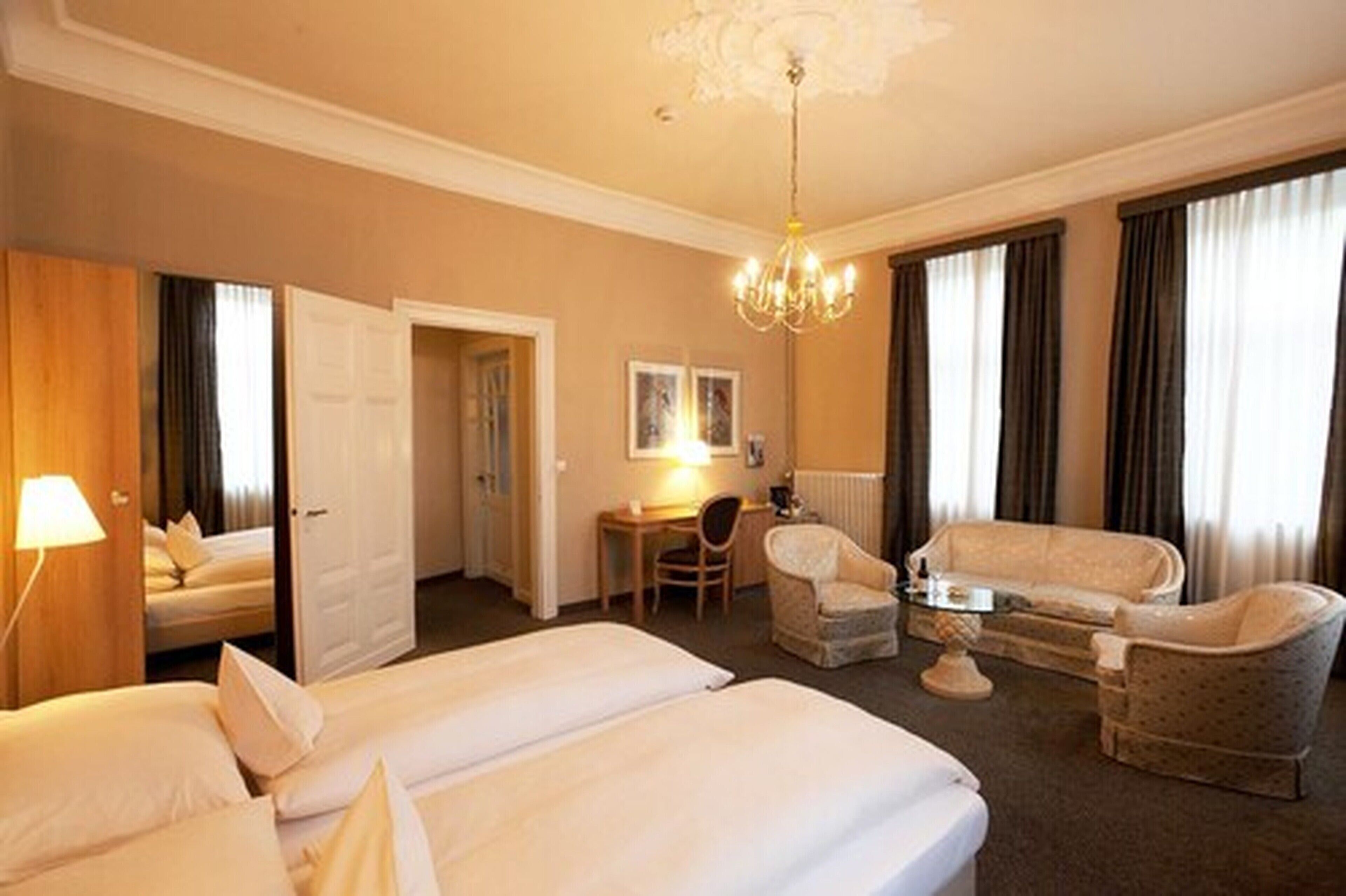 superior double room | 1 bedroom, premium bedding, minibar, in-room safe