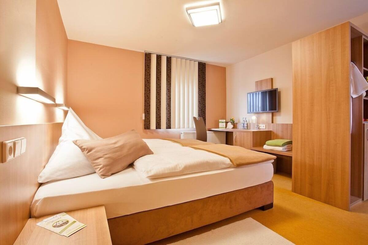 Premium bedding, in-room safe, desk, iron/ironing board (on request)