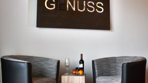 Deluxe Suite, Mountain View, Mountainside (Favorite Room) | Living area - Das Reiners (Grafenau)