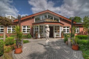 Reception - Hotel Landrestaurant Schnittker (Delbrueck)