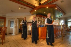 Bar (on property) - Hotel Landrestaurant Schnittker (Delbrueck)