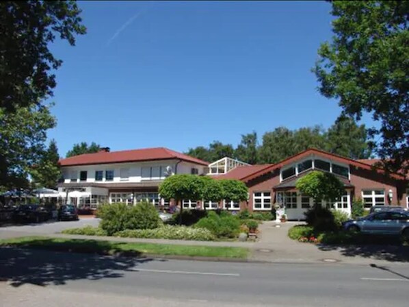 Exterior - Hotel Landrestaurant Schnittker (Delbrueck)