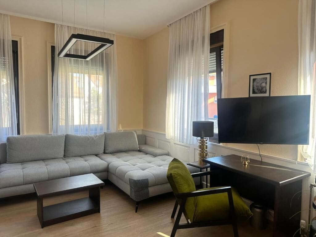 Comfort-Dreibettzimmer | Schreibtisch, kostenloses WLAN, Bettwäsche
