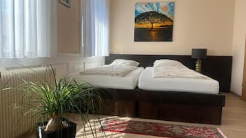 Dobbeltrom – comfort, ikke-røyk | Skrivebord, wi-fi (inkludert) og sengetøy