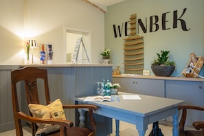 Reception - Hotel, Restaurant und Weinhandel Weinbek (Fockbek)