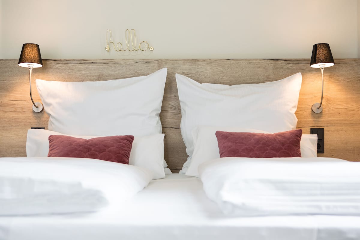 Habitación doble (Ortswein) | Escritorio, wifi gratis y ropa de cama