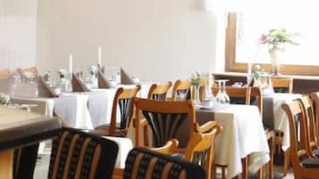 Tägliches inbegriffenes Frühstücksbuffet