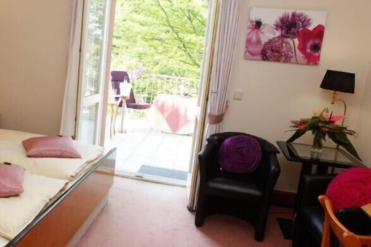 Comfort Double or Twin Room | Minibar, in-room safe, iron/ironing board, free WiFi