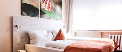 Apartment | Desk, laptop workspace, iron/ironing board, free WiFi