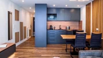 Panorama Suite Apartment | 1 Schlafzimmer, Allergikerbettwaren, individuell dekoriert