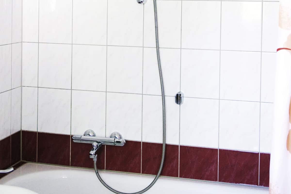 double room | deep-soaking bathtub