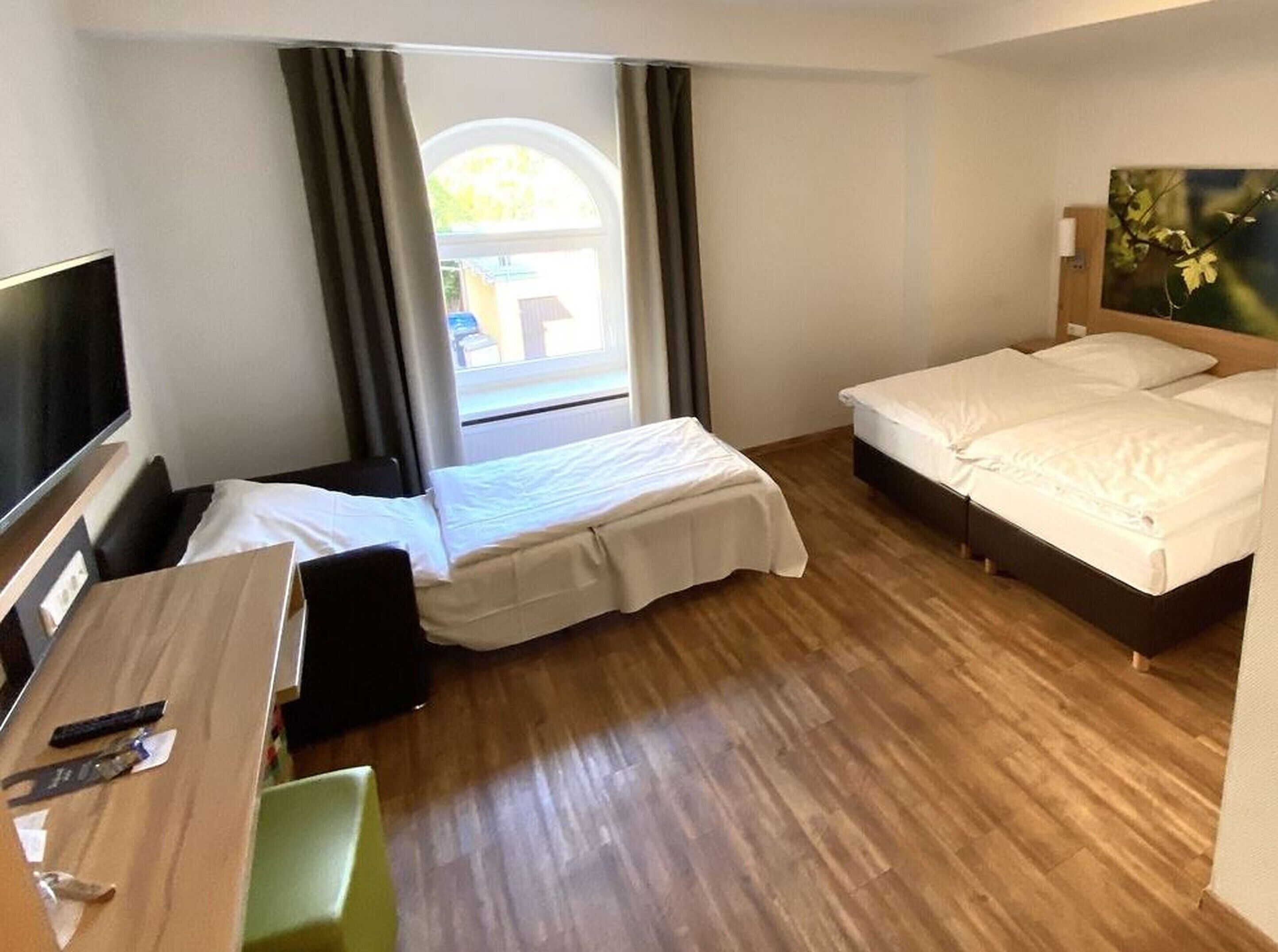 comfort triple room | hypo-allergenic bedding, individually decorated, individually furnished