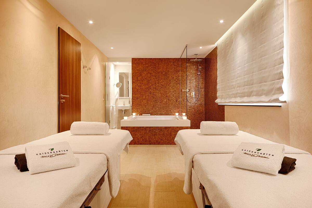 couples treatment room(s), sauna, steam room, body treatments