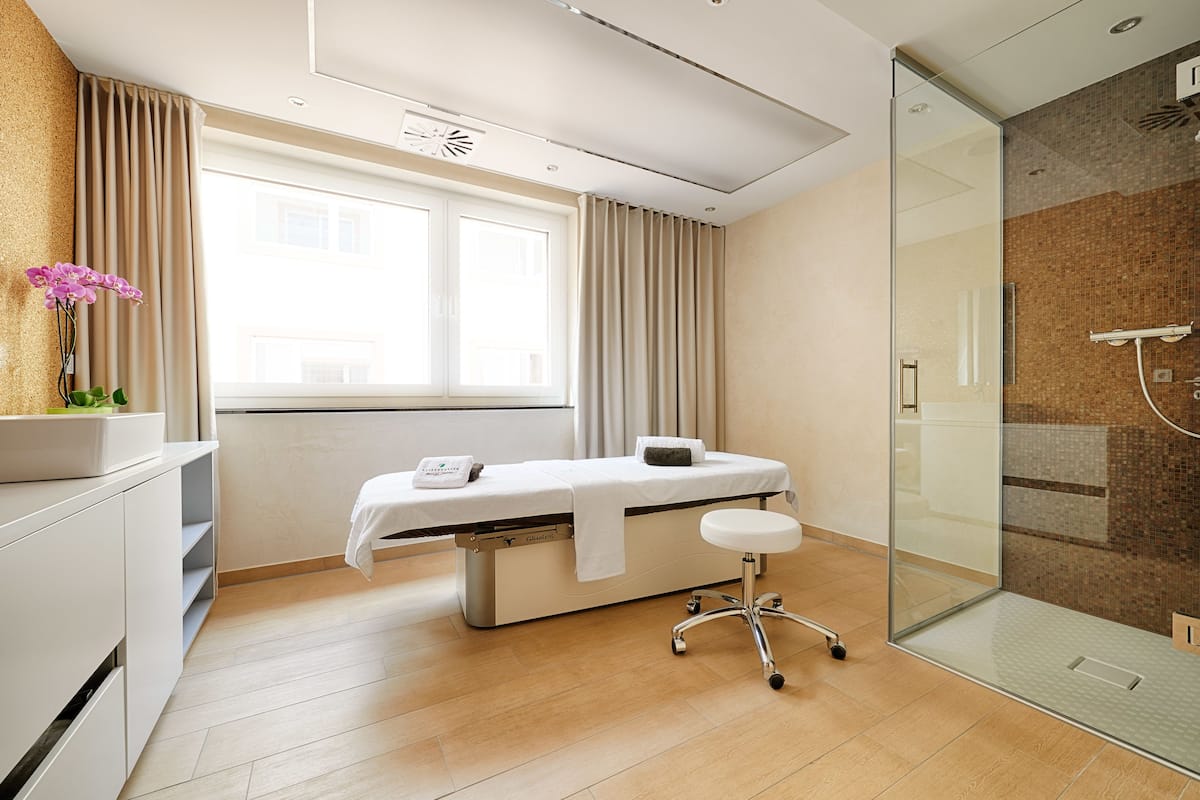 couples treatment room(s), sauna, steam room, body treatments