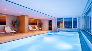 Indoor pool, pool loungers