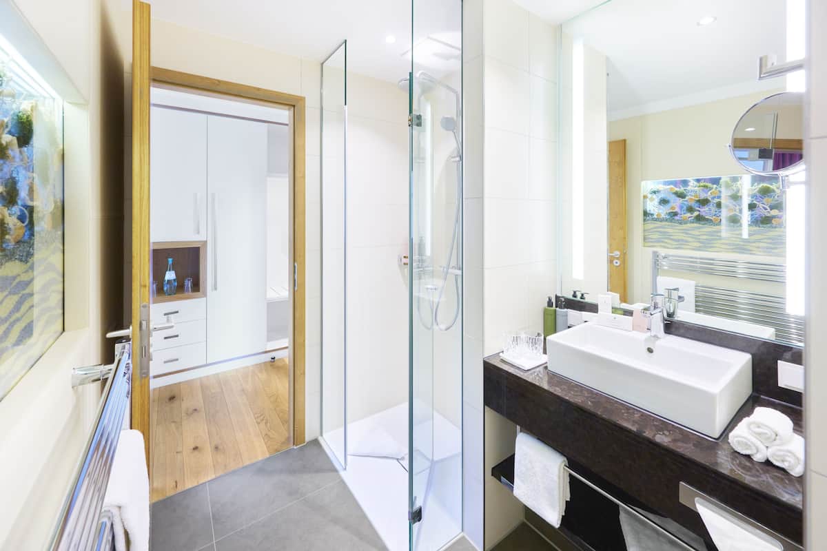 in-room safe, desk, soundproofing, free cots/infant beds