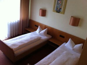 ห้องดับเบิล | โต๊ะทำงาน, ผ้าม่านกันแสง, Wi-Fi ฟรี, ผ้าปูที่นอน