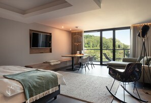 Design Studio Suite | 1 bedroom, hypo-allergenic bedding, minibar, in-room safe - Hotel VierJahreszeiten am Seilersee (Iserlohn)
