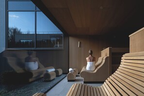 Outdoor treatment area, body treatments, hydrotherapy, aromatherapy - Hotel VierJahreszeiten am Seilersee (Iserlohn)