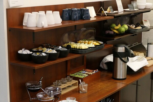 Buffet breakfast on weekends (EUR 13 per person)