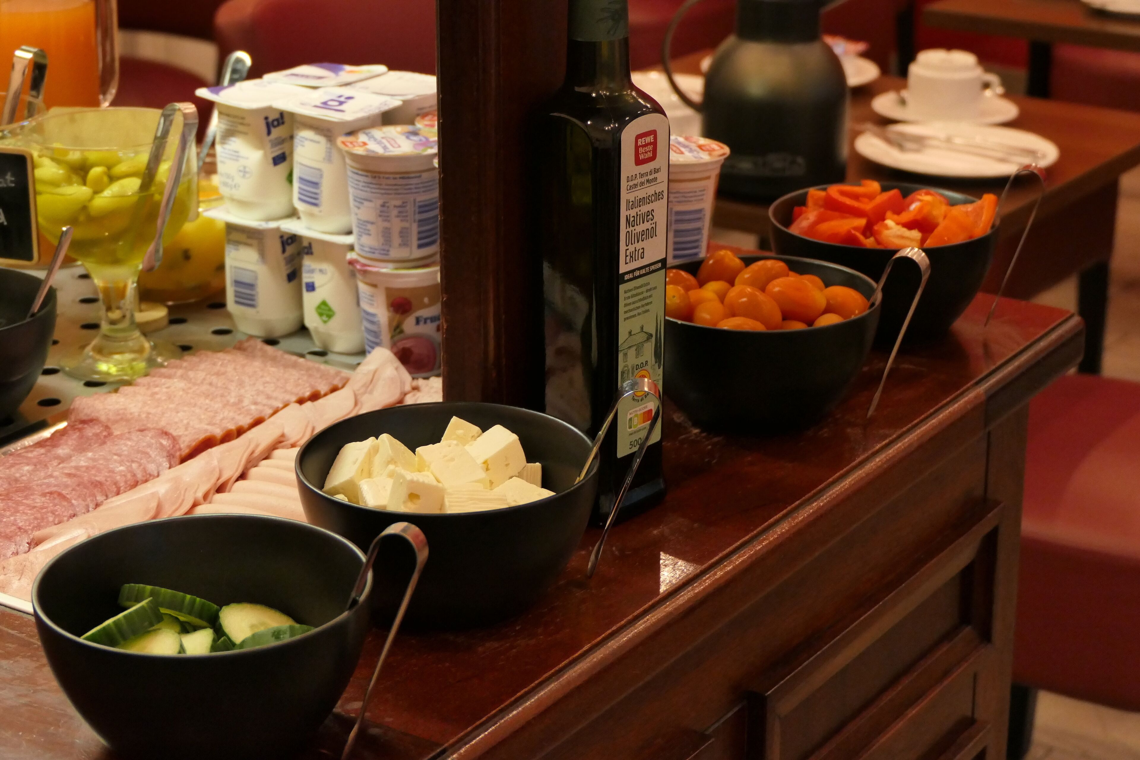 Buffet breakfast on weekends (EUR 16 per person)