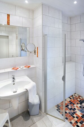 Double Room | Bathroom