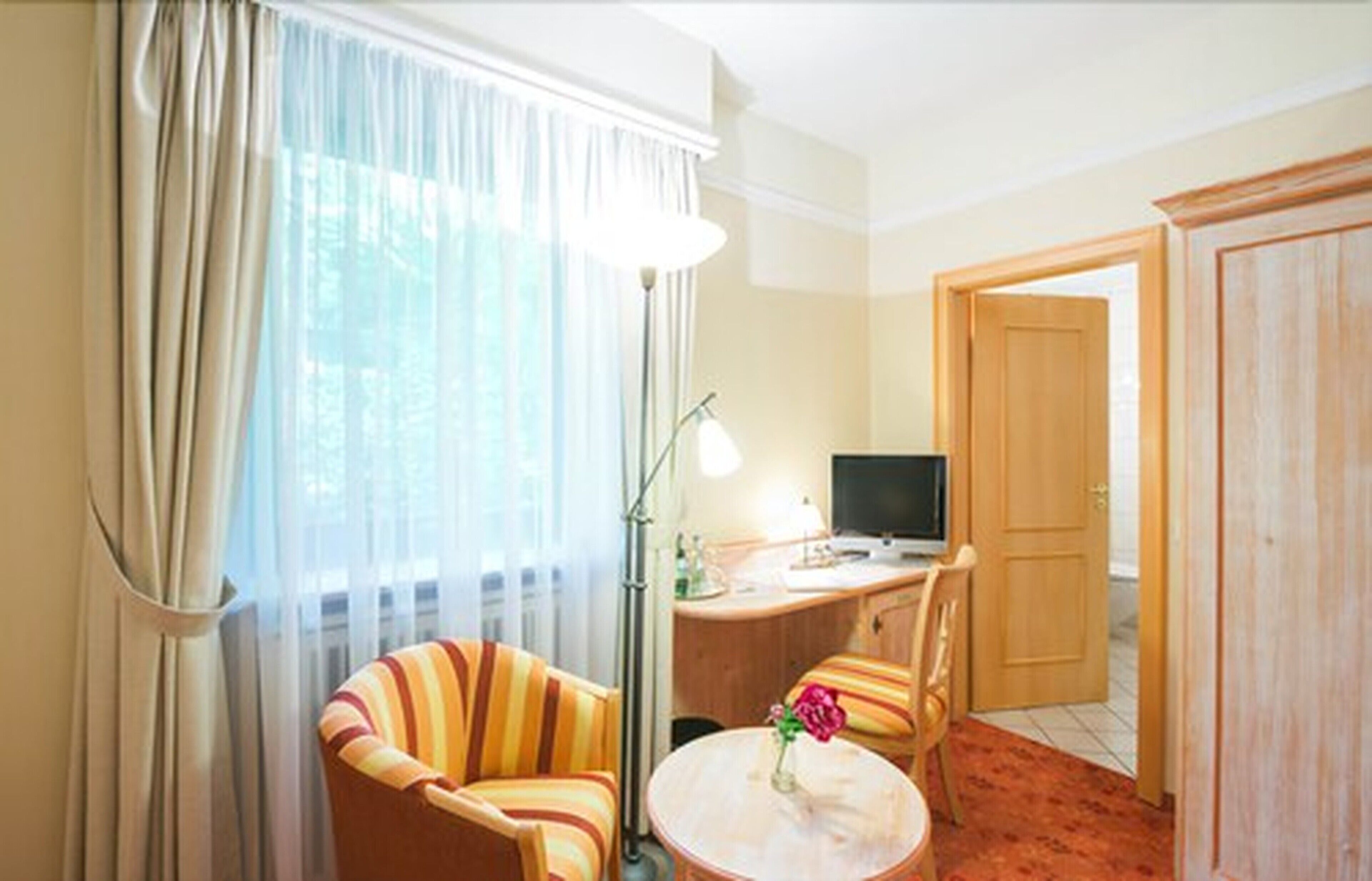 32-inch tv with cable channels