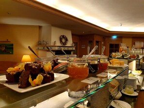 Daily buffet breakfast (EUR 14 per person)