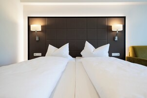 Habitación doble superior (large bathroom, terrace) | Ropa de cama de alta calidad, minibar, caja fuerte y escritorio