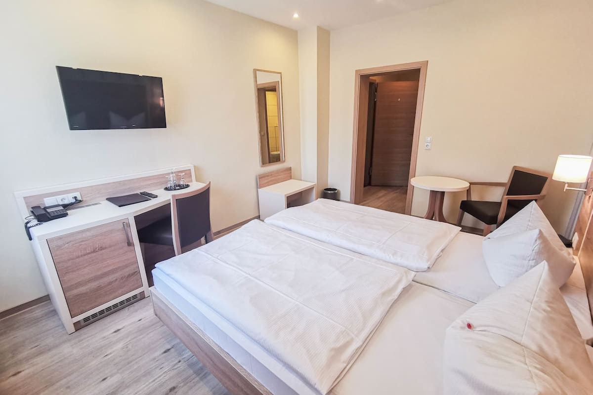 Double Room | Minibar, in-room safe, desk, laptop workspace