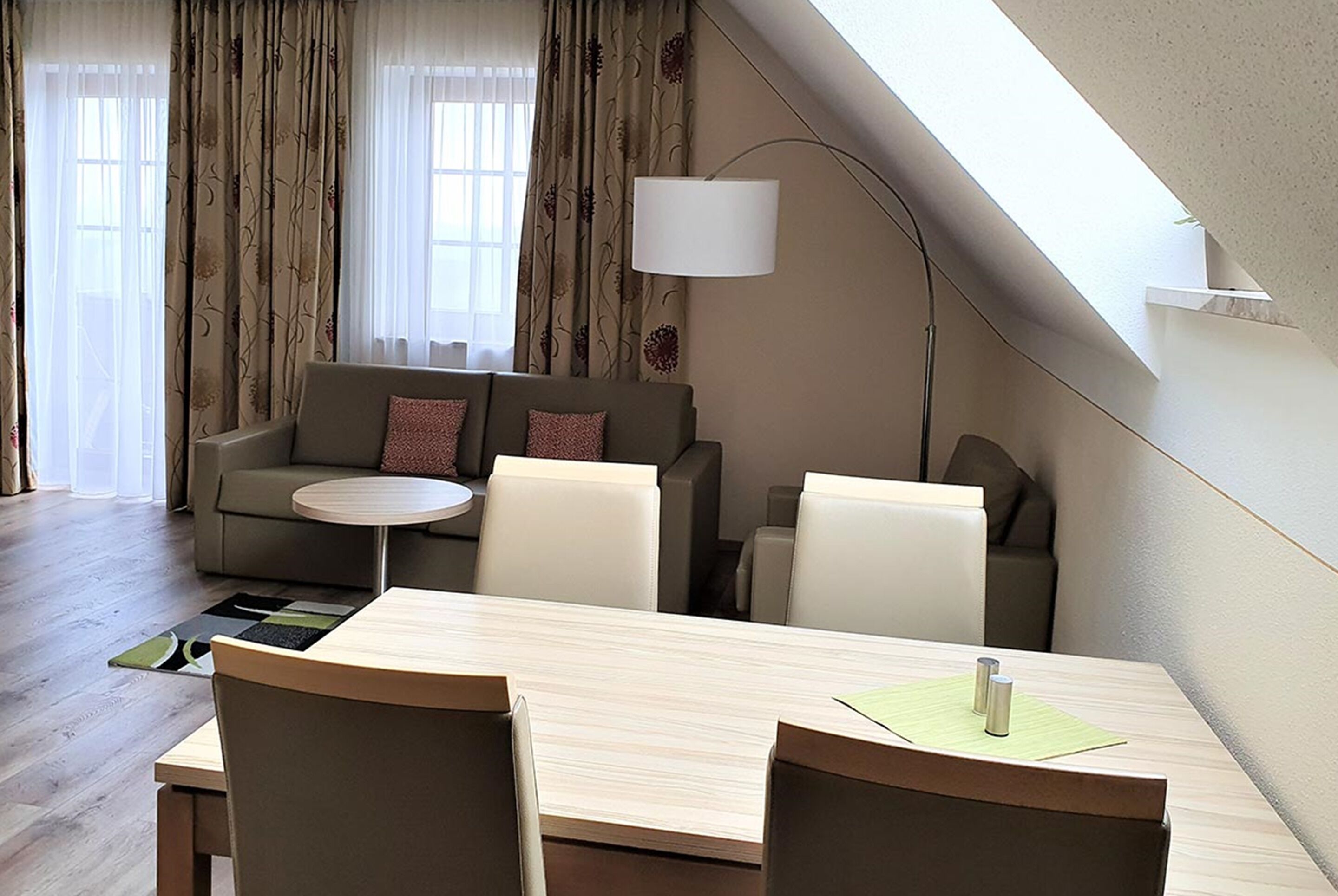 comfort suite, 1 king bed | living area | flat-screen tv