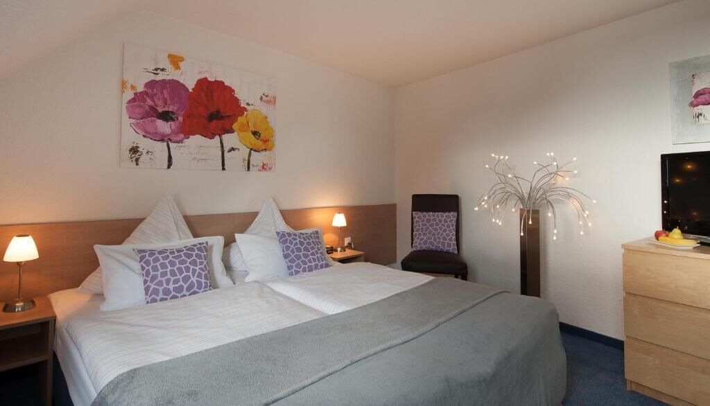 Coffres-forts dans les chambres, bureau, Wi-Fi gratuit, draps fournis