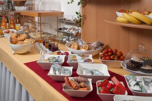 Café da manhã com buffet todos os dias mediante uma taxa