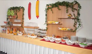 Daily buffet breakfast for a fee - Hotel König (Remscheid)