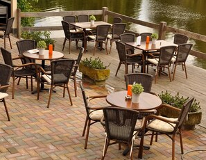 Lunch and dinner served, local and international cuisine