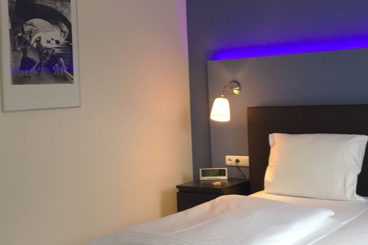 Single Room | Down duvets, in-room safe, desk, free cots/infant beds
