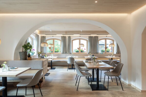 Sudah termasuk sarapan prasmanan setiap hari