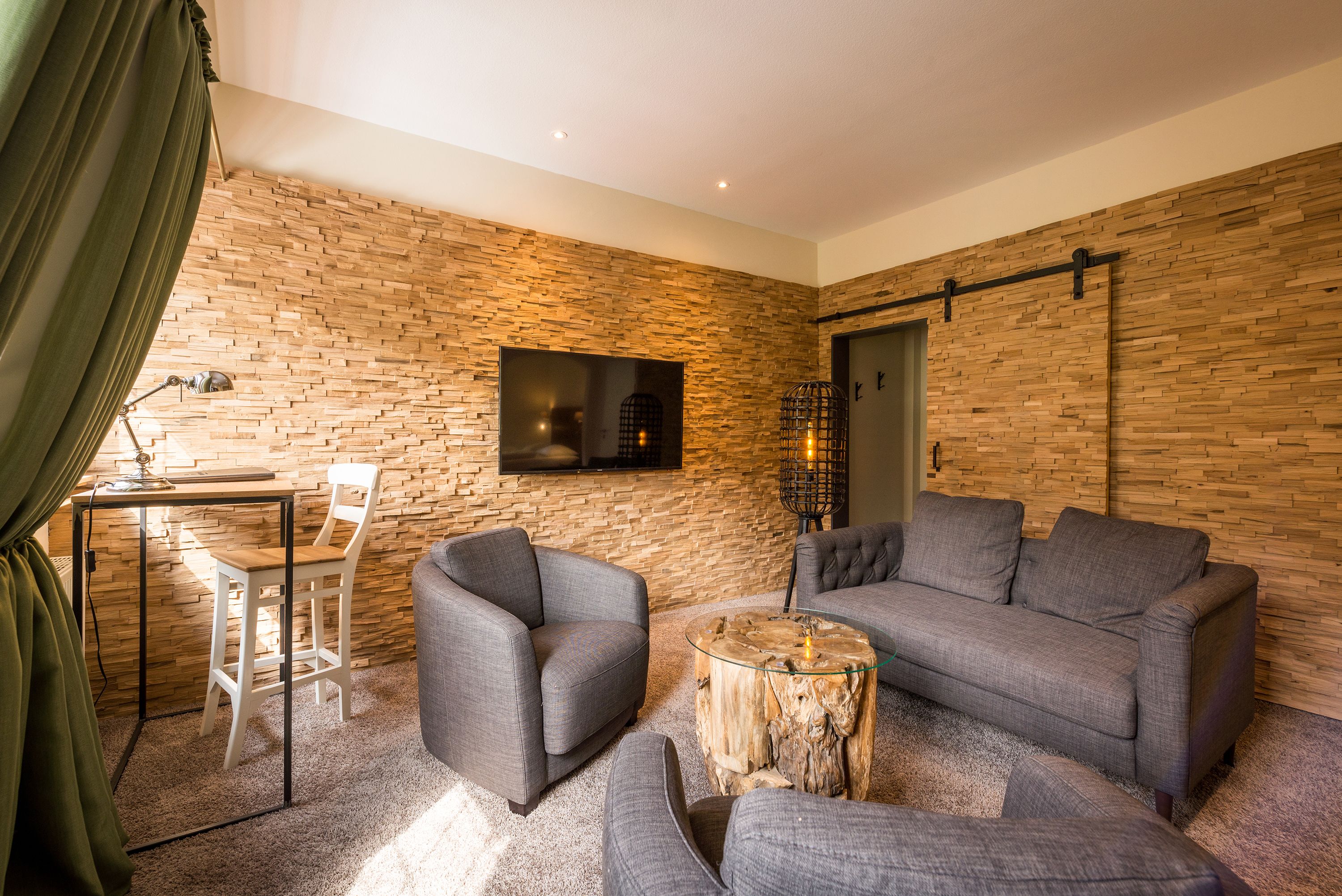 1 bedroom, in-room safe, desk, soundproofing