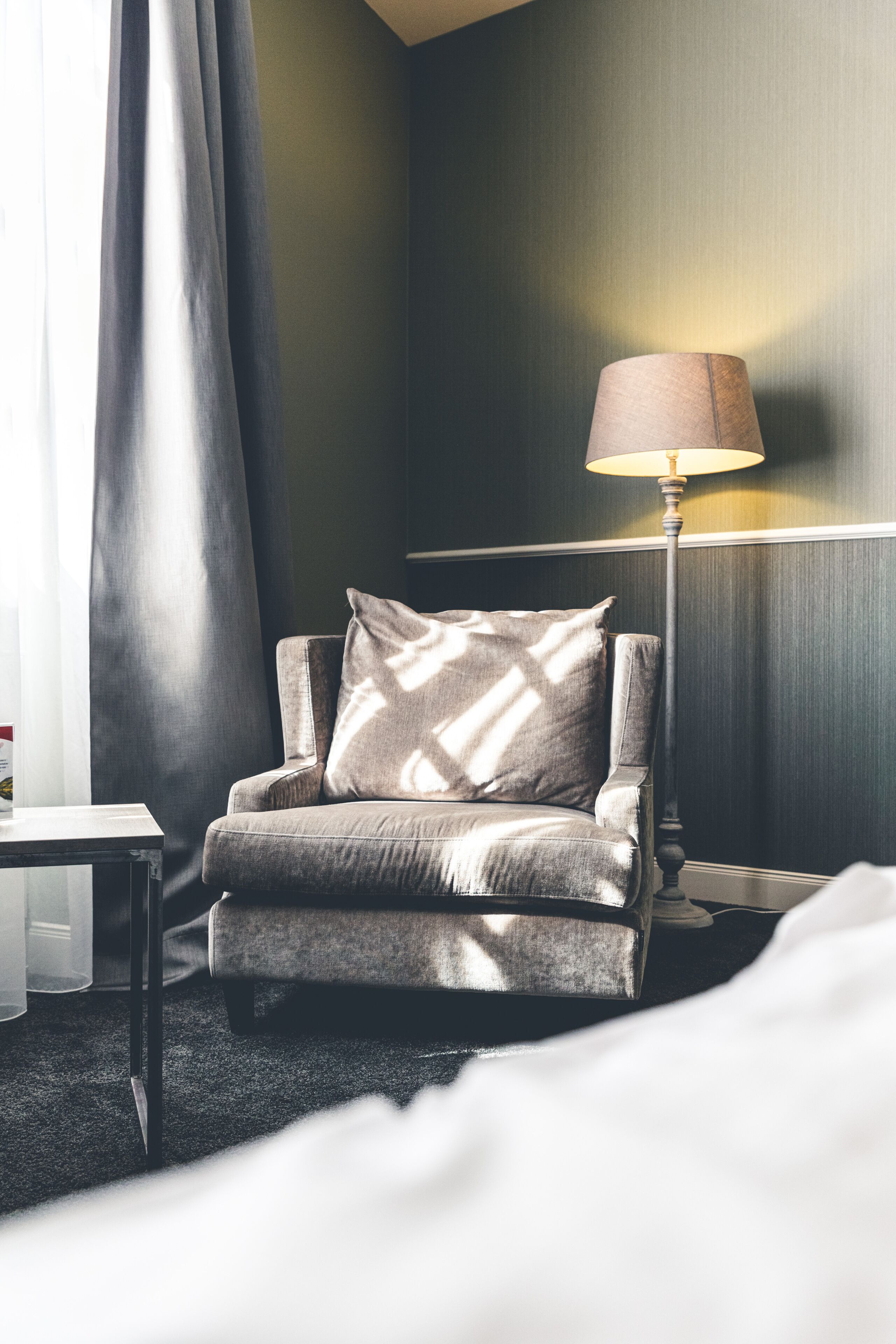 riesling zimmer | living area | tv