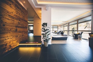 Body treatments, body wraps, body scrubs, facials, 2 treatment rooms