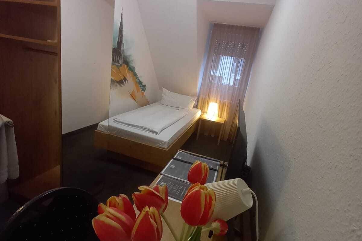 basic single room, shared bathroom | 1 bedroom