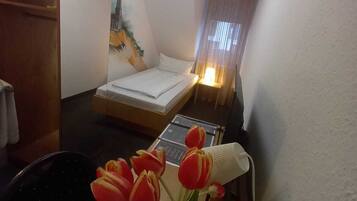 Basic-Einzelzimmer, Gemeinschaftsbad | 1 Schlafzimmer