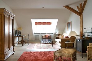 Suíte luxo | Quartos à prova de som, Wi-Fi de cortesia