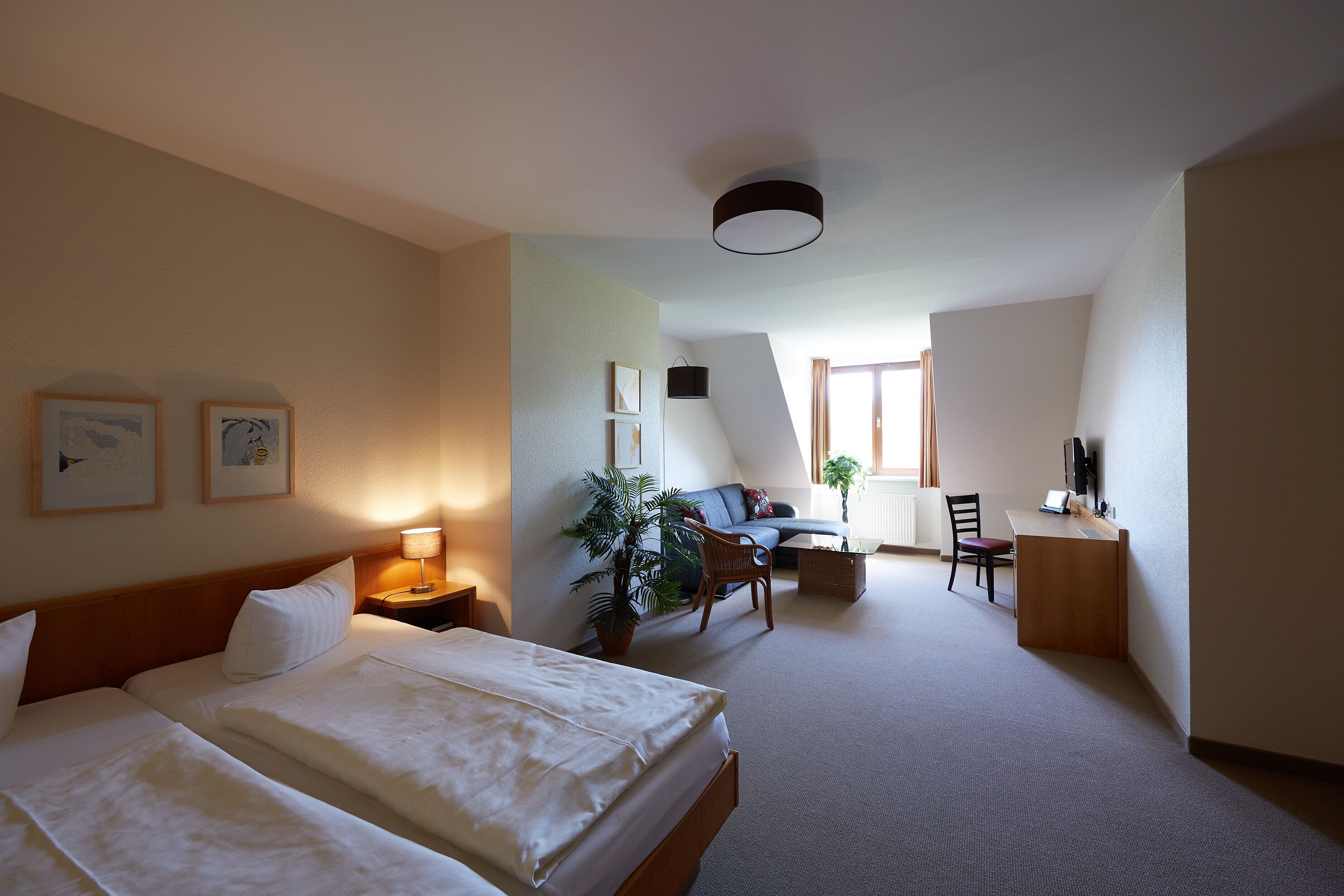 triple room | minibar, desk, blackout curtains, cots/infant beds