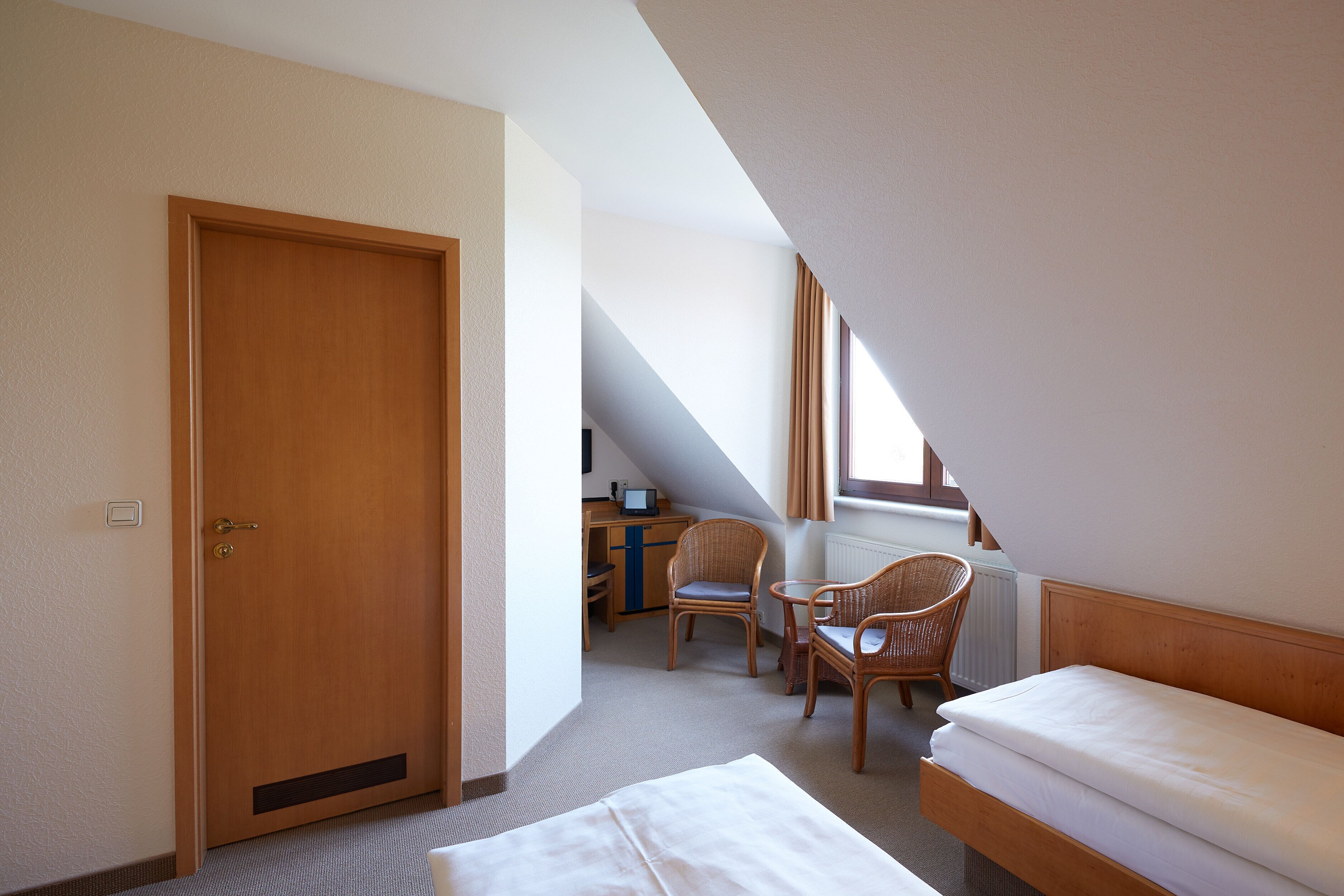 standard twin room | minibar, desk, blackout curtains, cots/infant beds